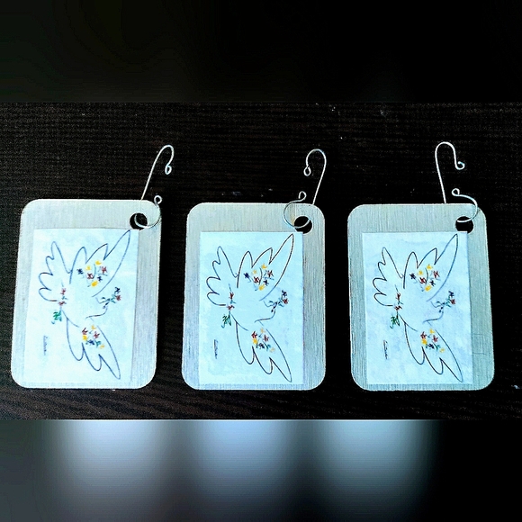 NEW Pablo Picasso Handcrafted 12-Piece Christmas Ornament Set! *Holiday Doves* - Picture 4 of 10
